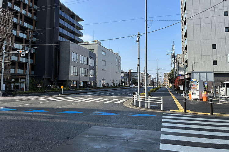 信号をわたります