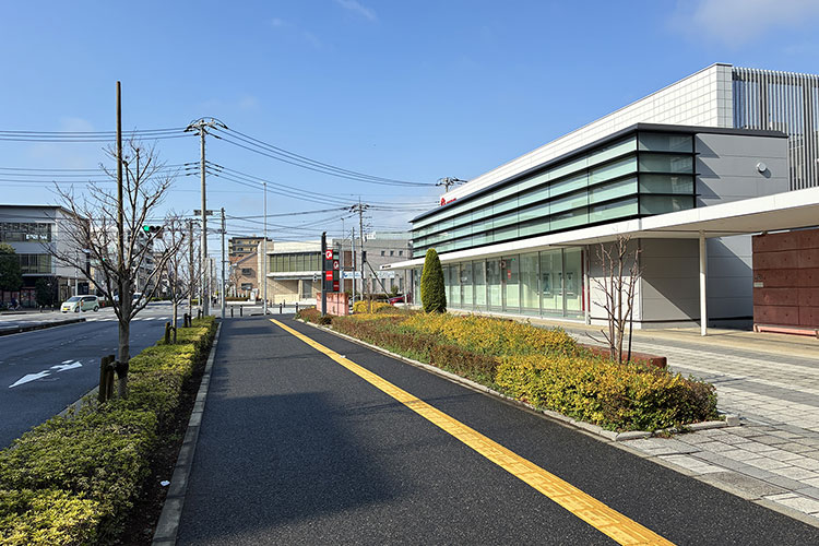 千葉銀行を通り過ぎます